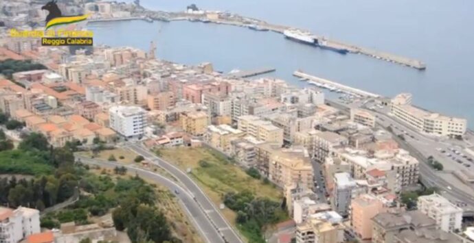 Maxisequestro di cocaina al Porto di Gioia Tauro: 150 chili nascosti tra le banane – Video
