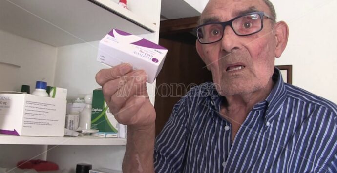 Vibo, l’appello di Raffaele: «Ho 85 anni, sono dializzato e la Croce rossa non mi porta più per la terapia» – Video