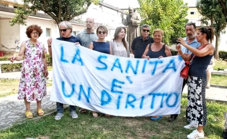 Vibo: la mobilitazione per la sanità non si ferma neppure ad agosto