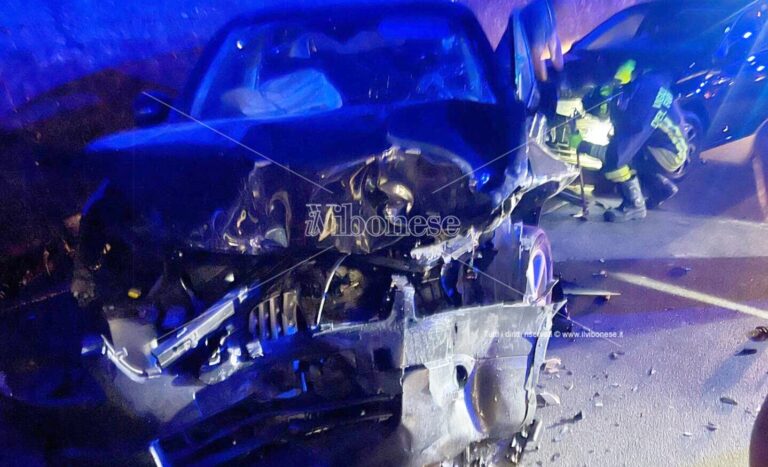 Grave incidente stradale lungo la statale 18 a Pizzo: diversi feriti