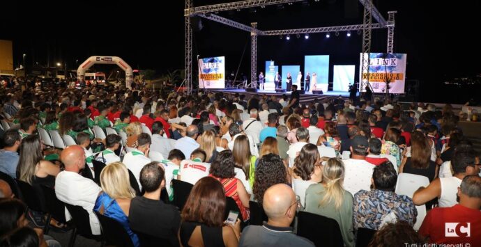 Grande successo di pubblico a Vibo Marina per la kermesse culturale “Orgoglio e pregiudizio” – Video
