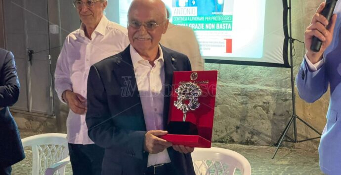 “Premio Renoir 2023”: il prestigioso riconoscimento al dottor Antonio Giovanni Arone – Video