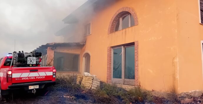 Emergenza incendi nel Vibonese, il fuoco non dà tregua