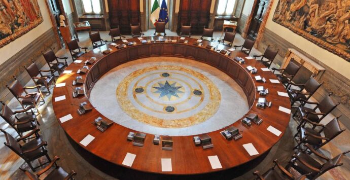 Asp Vibo, lo scioglimento non stupisce politici e sindacati: «Ora i 18 mesi di commissariamento siano una svolta»