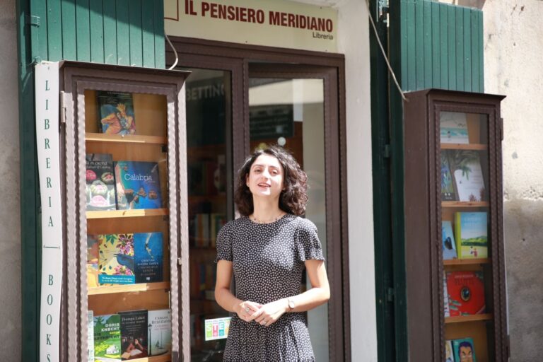 Intervista alla libraia tropeana Chiara Condò: «Sogno di tornare nelle scuole ed educare alla lettura»