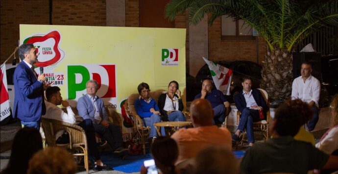 Il Partito democratico torna a riempire le piazze: stasera tocca a Elly Schlein – Video