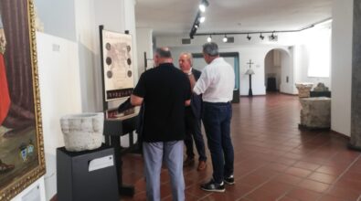 Mileto, il sindaco accoglie il famoso direttore d’orchestra Vince Tempera