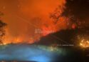 Incendi tra Vibo e Pizzo: situazione critica e strade chiuse, le fiamme minacciano le abitazioni – LIVE