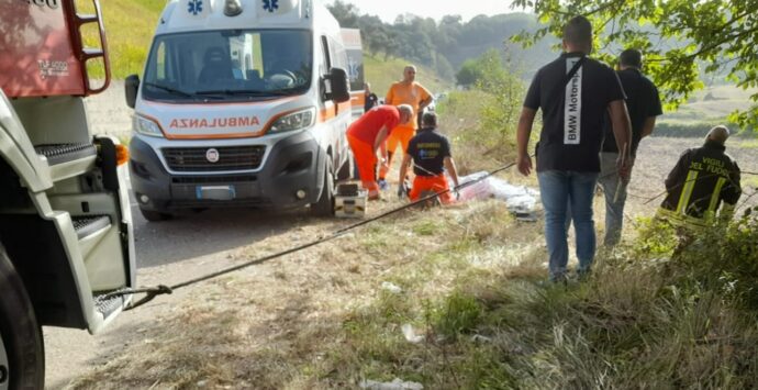 Tragico incidente lungo la provinciale 73 nel Vibonese, un morto