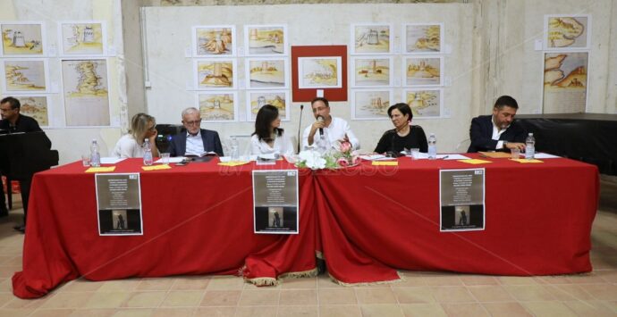 Tropea, presentato il libro “Viaggio in Leningrado” di Massimo L’Andolina – Video