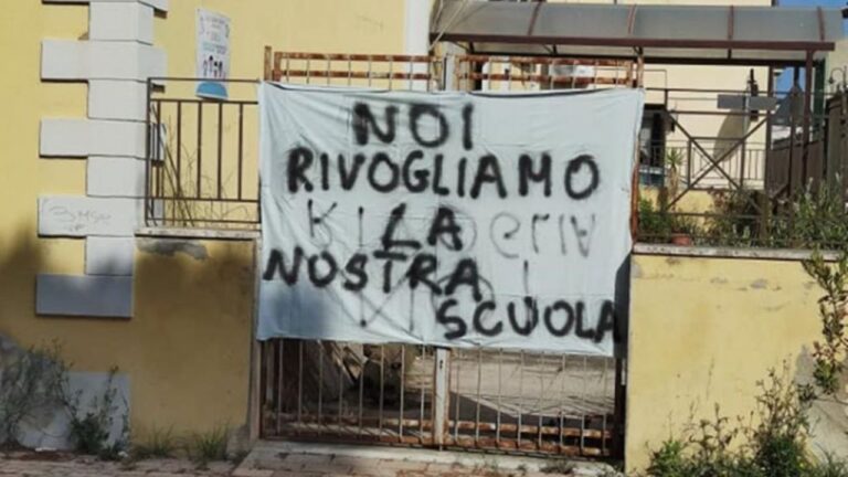 Scuole elementari di Portosalvo e Vibo Marina ancora chiuse dopo anni