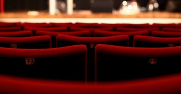 Vibo, gli studenti del Liceo Berto portano in scena la commedia di Plauto “Aulularia”