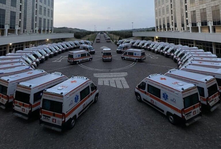 Servizio di prima emergenza in Calabria: arrivate 60 nuove ambulanze