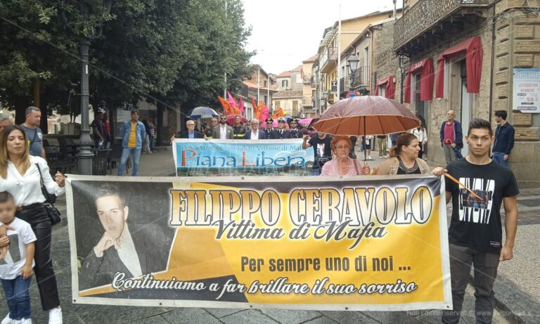 Undici anni dall’omicidio di Filippo Ceravolo, a Soriano il corteo degli studenti – Video