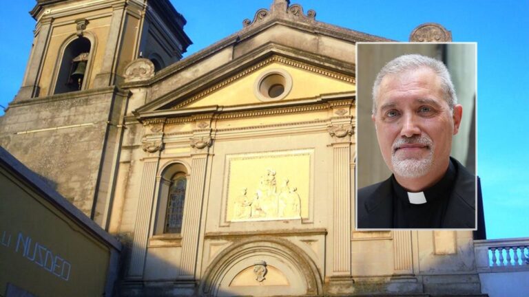 Vibo, il vescovo invita i fedeli a firmare contro l’aborto e in città si scatena il dibattito