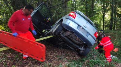 Incidente lungo la strada per Arena, auto guidata da un 93enne finisce fuori strada