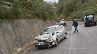 Incidente tra Vazzano e Vallelonga: scontro tra un’auto e un furgone