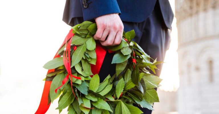 Comuni calabresi, alta incidenza di dipendenti senza laurea: a Vibo solo il 15% ce l’ha