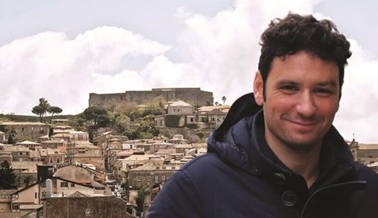 Aborto e banchetto firme a Vibo, Miceli: «Erano meglio le bancarelle della festa del Rosario»