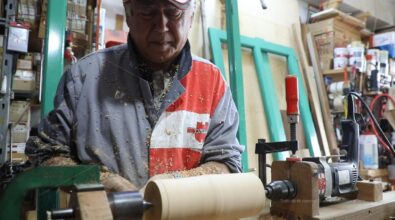La bottega del legno di mastru Michele, LaC storie fa tappa a Parghelia -Video