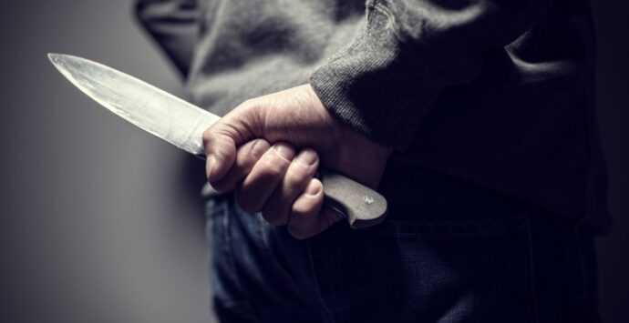 Vibo: minaccia ex compagna con coltello, provvedimento del gip