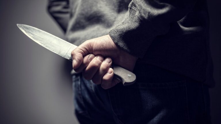 Vibo: minaccia ex compagna con coltello, provvedimento del gip