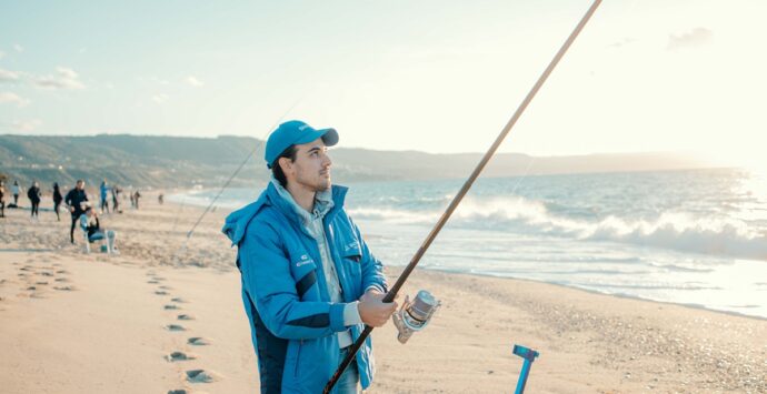 La spiaggia di Pizzo accoglie la prima gara di pesca Surfcasting