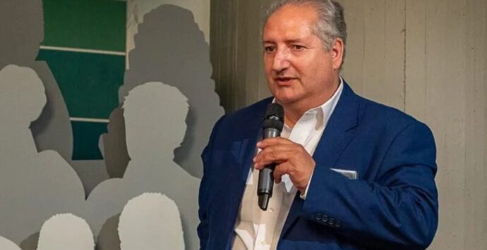 Si è spento l’ex provveditore agli studi di Vibo, Vito Primerano