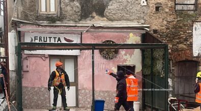 Vibo, al via le operazioni di sgombero e parziale demolizione della frutteria Mantella