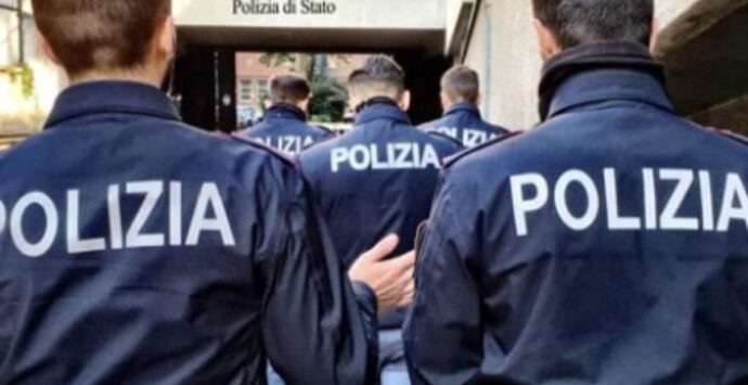 Traffico di armi e droga, blitz della polizia a Crotone: 44 arresti – NOMI