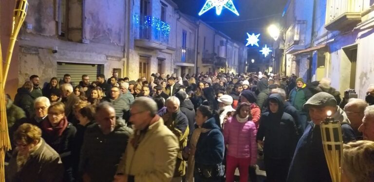 Caria, folla di visitatori per il Presepe vivente itinerante