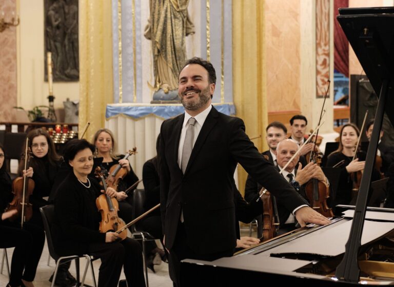 Mileto, concerto trionfale per il maestro Roberto Giordano nella basilica cattedrale