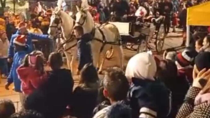 Boom di presenze a Serra per l’inaugurazione degli eventi del “Magico Natale”