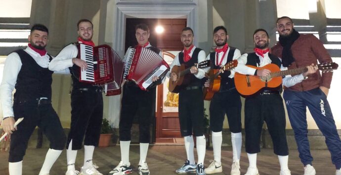 Sant’Onofrio rivive la magia del Natale con i suoni dei Novenari e la Santa messa