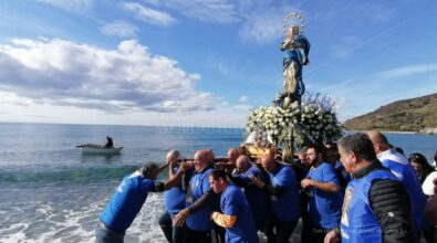 Fede e tradizioni, si rinnova a Nicotera Marina la processione in mare dell’Immacolata