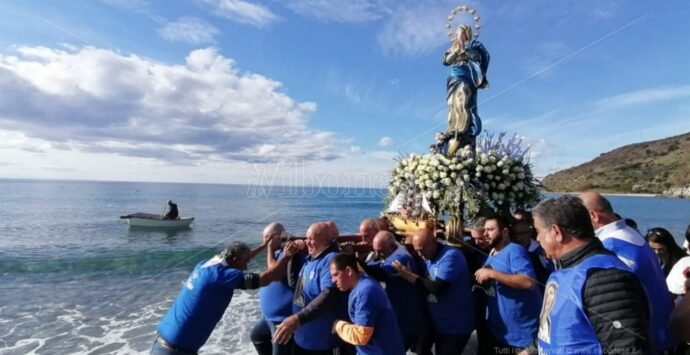 Fede e tradizioni, si rinnova a Nicotera Marina la processione in mare dell’Immacolata