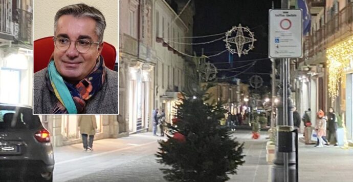 Eventi di Natale non tenuti a Vibo, Scuglia: «Questione di poco conto il mezzo usato per comunicare le variazioni»