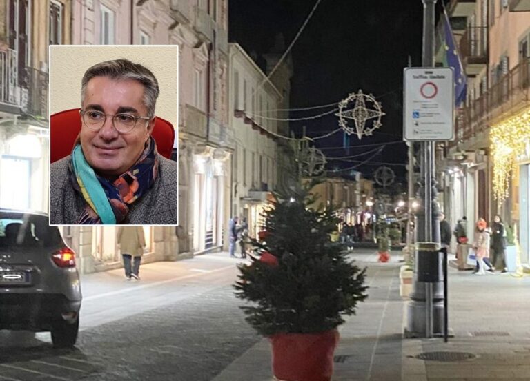 Eventi di Natale non tenuti a Vibo, Scuglia: «Questione di poco conto il mezzo usato per comunicare le variazioni»
