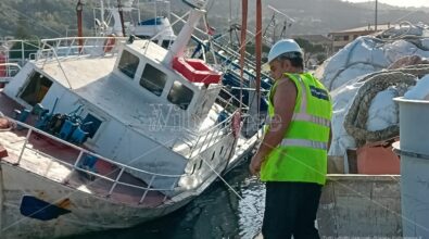 Vibo Marina: recuperato il peschereccio affondato domenica pomeriggio – Video