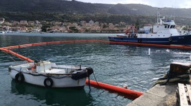 Porto Vibo Marina, affonda un peschereccio: in corso operazioni di recupero