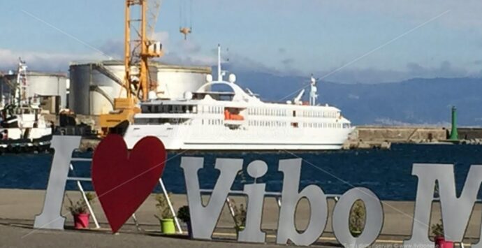 Ritorna nel Porto di Vibo Marina la nave da crociera la “Belle de l’Adriatique”