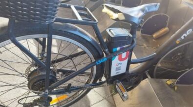 Vibo, vandalizzata la ciclostazione del bike sharing in piazza Municipio – Foto