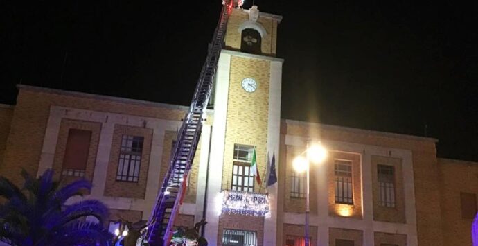 Successo a Vibo per l’arrivo della Befana in piazza Municipio