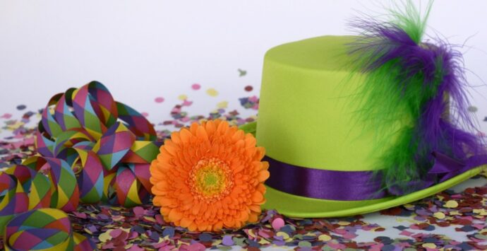 Trampolieri, clown e mascherine: a Pizzo tutti i colori e la magia del Carnevale