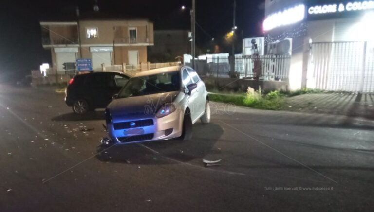 Incidente sulla statale 18 a Ionadi, un ferito nello scontro tra due auto