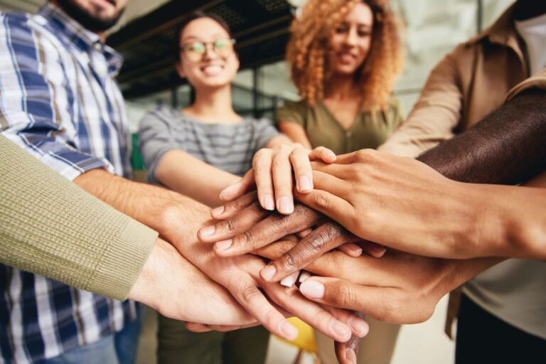 Vibo, “A scuola di inclusione”: il Comune accanto alle associazioni e ai giovani