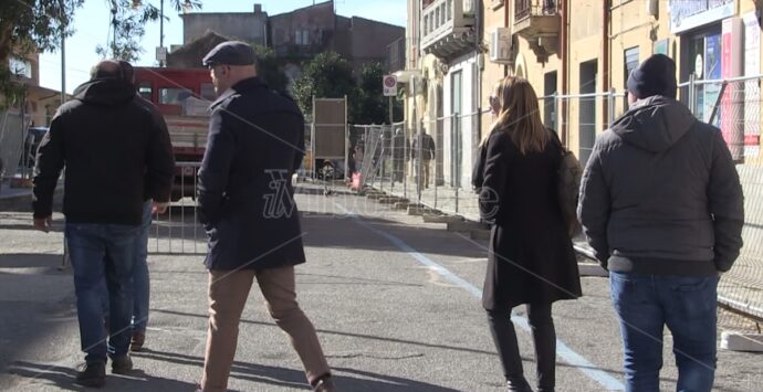 Piazza Luigi Razza a Vibo: partono i lavori e riesplodono le contestazioni – Video