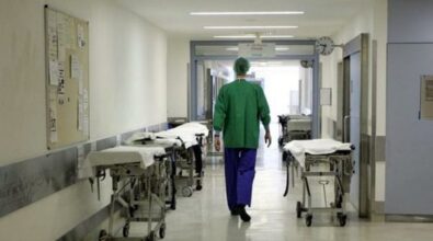 Schiaffi e minacce di morte ad infermiere in ospedale a Vibo, un arresto