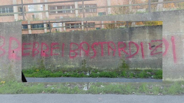 Parghelia: scritta antisemita sul muro dello stadio, la denuncia del Comune
