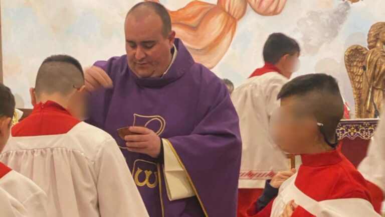 Sacerdoti nel mirino a Cessaniti: candeggina al posto del vino per don Palamara